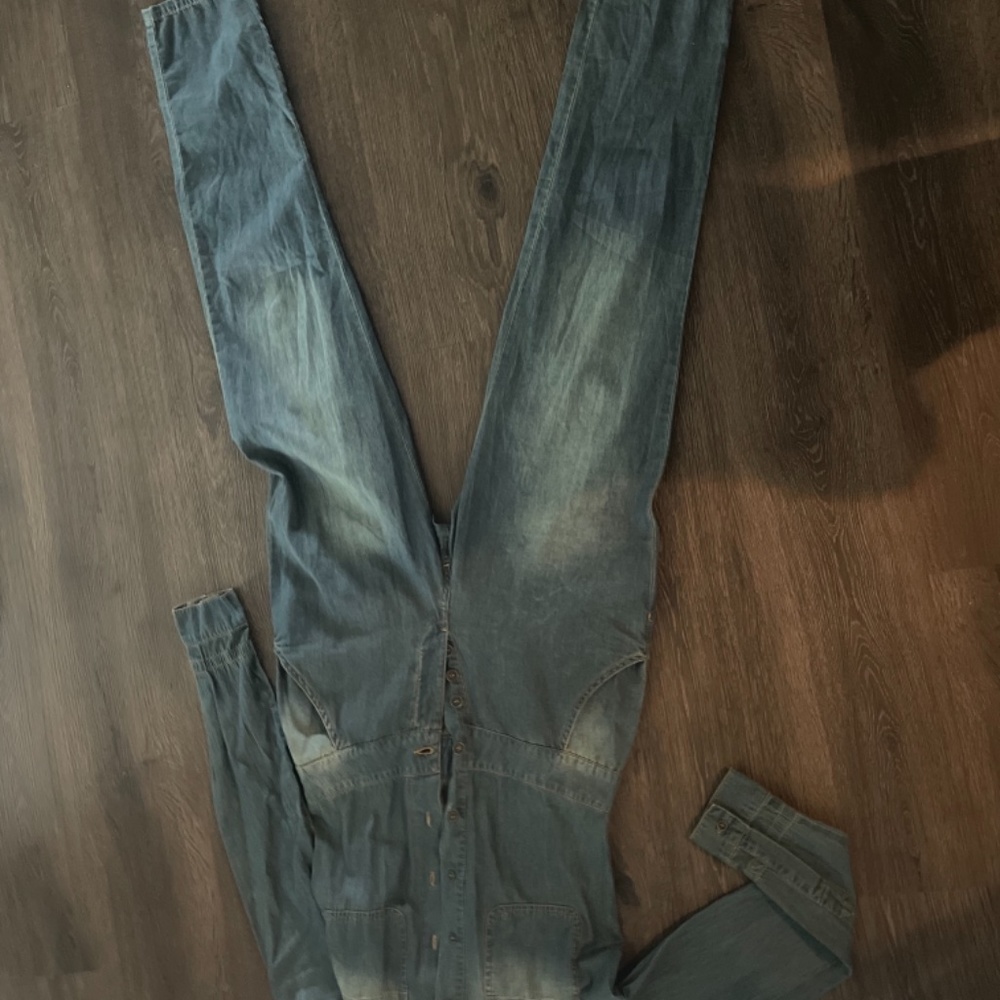 Jump suits - Picture 2 of 2